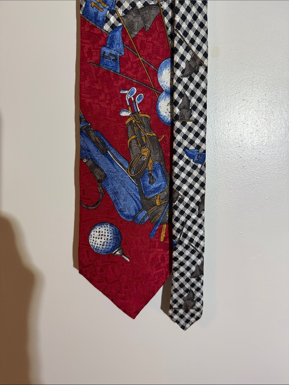 BD Baggies- Men's Red Golf Print Tie